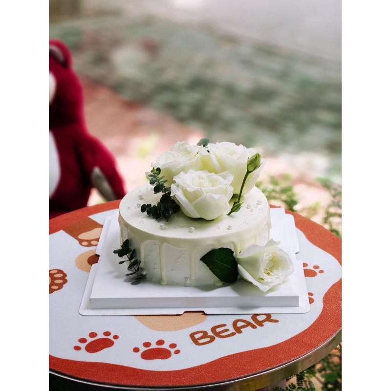 Winter Garden Cream Cake