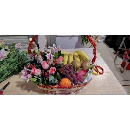 Fruits Basket - Roses, Lilies, Grapes, bananes Etc.