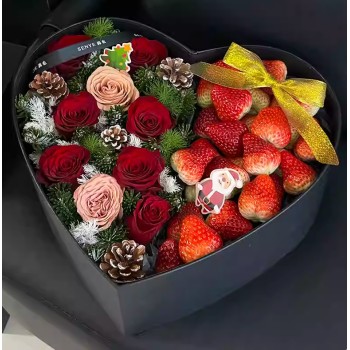 Christmas Rose & Strawberry Heart Box Christmas Rose & Strawberry Heart Box