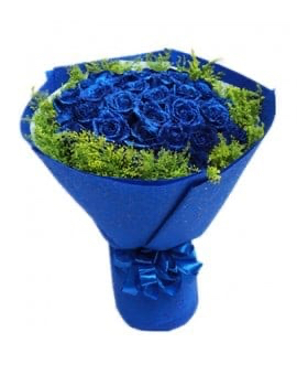 33 Blue Roses