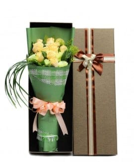 11 Champagne Roses in Luxury Box