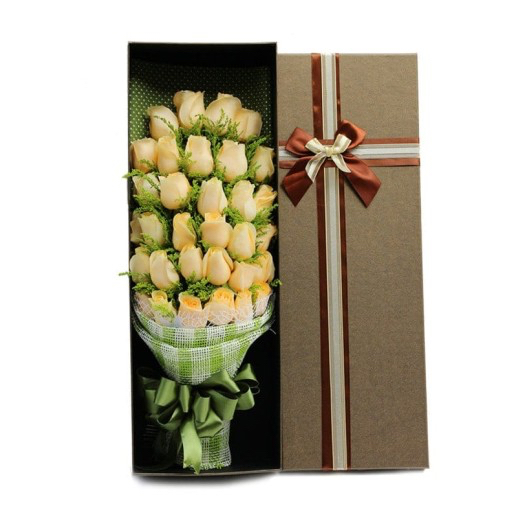 33 Champagne Roses in Luxury Box