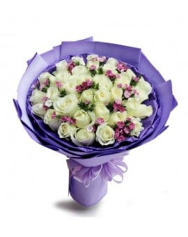 33 White Roses